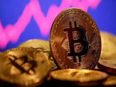 Bitcoin Oscillates Near Peak: Investors Stuck Between Bullish Expectations and Short-Term Cautiousness
